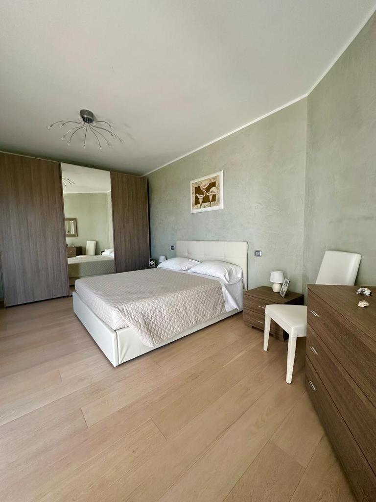 Sigis House - Independent Apartment Sea View Fiumicino Exterior photo